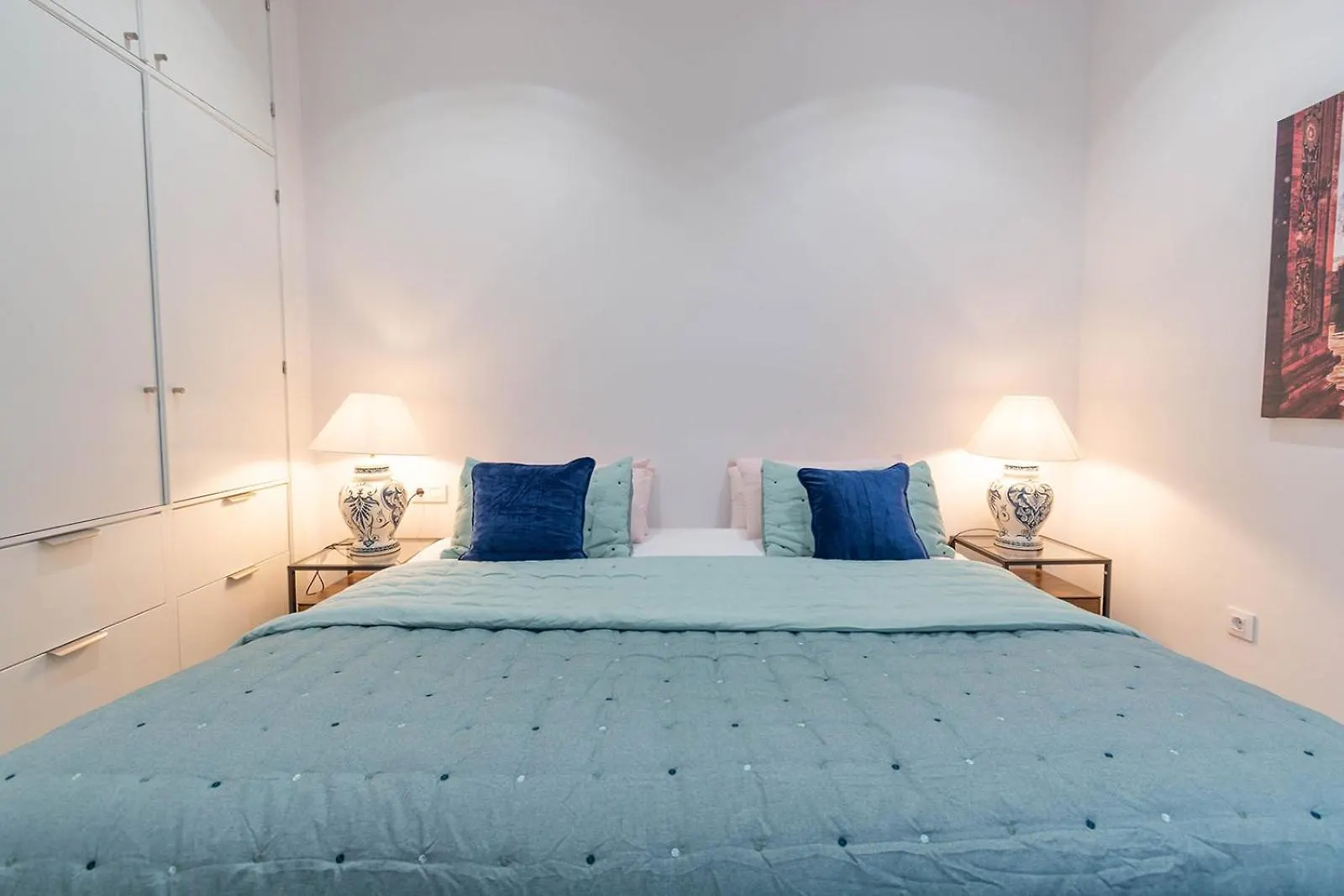 5-Bedroom Gem In The Heart Of Севилья